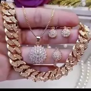Set perhiasan wanita mewah gelang rante cincin kalung anting titanium gold 18k