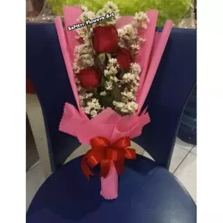 Buket Bunga Wisuda( Bunga Asli-khusus Surabaya)/ Special Gift/ Bunga Ulang Tahun