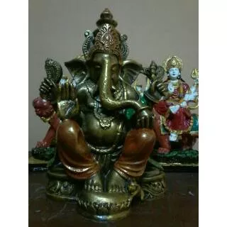 Patung Dewa Ganesha warna antik