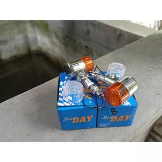 Lampu Sein palu bulat/ sein kotak full besi chrom merk DAY kaca dobel