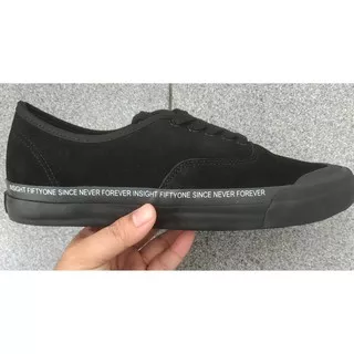 Sepatu / insight / pria / dewasa / original / IS819201 BLK