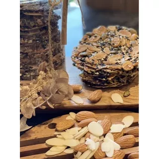 Almond crispy mix nuts / kue almond / almond crispy / almond florentine