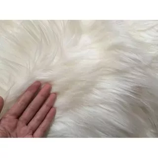 ?*TERLARIS* Karpet Bulu / Kain Bulu Korea Putih Panjang / Russian Fur White ^^