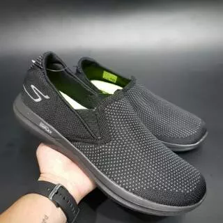 Sepatu Skechers Goflex Manuever Man