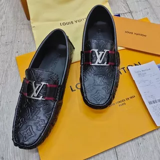 SEPATU LOAFERS LOUIS VUITTON EMBOSS