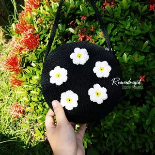 Tas Rajut Bulat dengan Bunga Puff / White Puff Flower Circle Sling Bag in Black