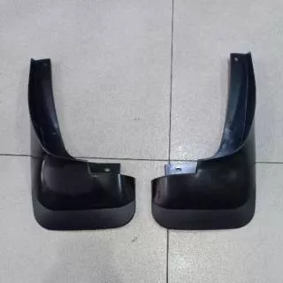 MUD GUARD INNOVA OLD BELAKANG KIRI KANAN