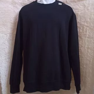 preloved crewneck sweater hitam pekat like new black oversized cewek cowok