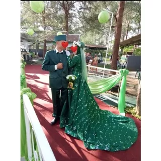 kebaya pengantin ekor panjang