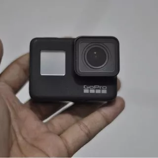 GoPro Hero 7 Black 12 mp 30 fps Hyper Smooth  2.0 Action Camera