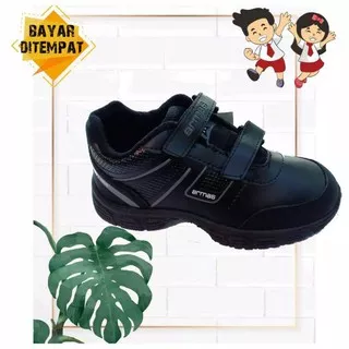 Sepatu anak sekolah