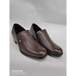 Sepatu Semi Boot untuk Wanita by Scorpion dengan bahan Kulit Sapi yang lembut seri 2751