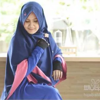 Khimar Berry Perdana Jilbab bolak balik pet bergo instan belah