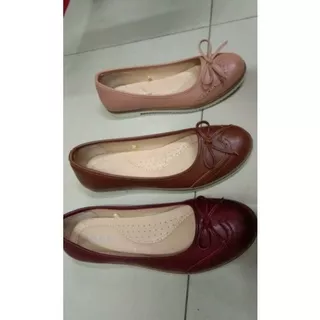 Sepatu Connexion wanita