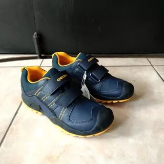 Sepatu geox velcro junior original