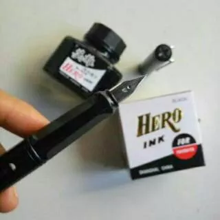 Tinta Hero dan pena