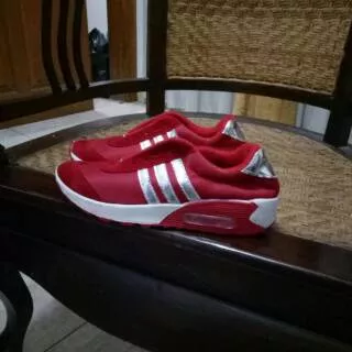 Sepatu adidas replika airmax merah/sepatu olahrga