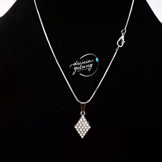 Kalung Titanium Liontin Wanita Permata Berlian Emas Sirkon Diamond Kotak Wajik Silver Berkilau