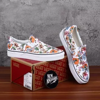 Sepatu Vans Slip On Multi Floral Tropic True White Motif Bunga