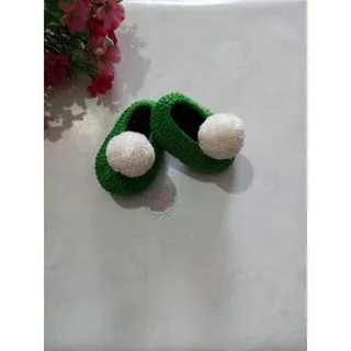 sepatu bayi rajut pompom hijau