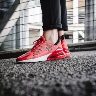 SEPATU VOLI NIKE AIR MAX 270 RED