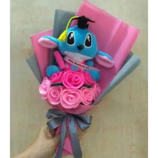 buket bunga flanel boneka panda hello kitty stitch doraemon minion keropi wisuda