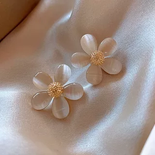 925 silver needle simple flower earrings Korean wild temperament fresh earrings C391
