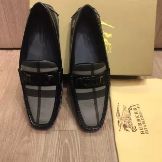 Sepatu Pria Burberry