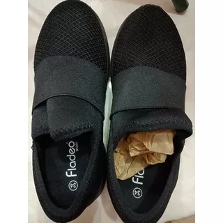 Sepatu Anak Sekolah