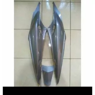 Cover body belakang kiri dan kanan Revo lama ramping warna silver