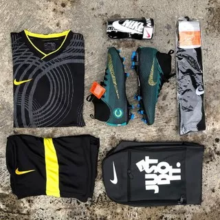 (Paket Komplit) Sepatu Bola Nike Mercurial CR7 boots terbaru merah hijau paket jersey