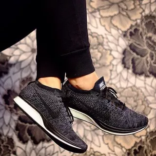 Nike flyknit racer blackout