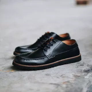 Sepatu Kulit Pria Casual Boat Pantofel Formal Kuliah Kerja Kantor Cowok Ori - Costa Black Footstep