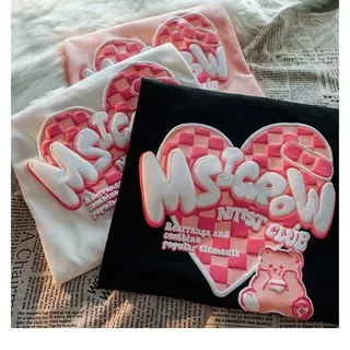 [oniion] Kaos Oversize Msicrow Love Artist Club T-shirt Unik Berkualitas Bear Beruang Love Square Rearrange and Combine Popular Elements Korean Style