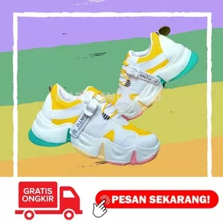 Sepatu Sport Sneakers Kets Karet Tali Sekolah Kerja Olahraga Running Lari Joging Jogging Senam Volly Jalan Santai Anak Remaja Dewasa Sd Smp Sma Kuliah Wanita Perempuan Cewek Trendy Kekinian Putih 37 38 39 40 Korea Korean Style Terlaris Terbaru Termurah