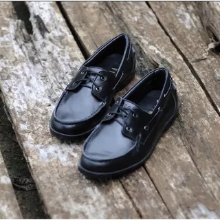 Sepatu Casual Kulit Asli - Vigos Winky Black