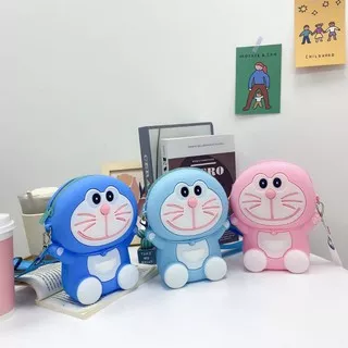 tas doraemon