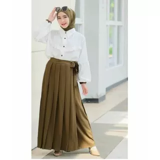 Pakaian wanita model setelan blouse + rok celana