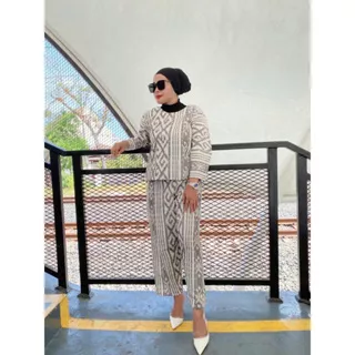 Setelan tenun - kimonik - baju tenun - celana tenun - atasan tenun - kulot tenun - set tenun - tenun jepara - tenun etnik - baju tenun wanita - baju tenun jumbo - tenun ntt - ethnicmine - benang jarum - batikula - canting batik