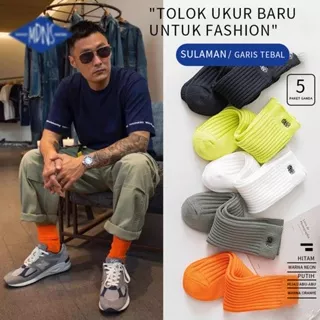 Kaus Kaki Olahraga Lari Kebugaran Pria Anti-selip Kaus Kaki Cubit Kaus Kaki Katun High-Top Baru Kaus Kaki Trendi Jarum Ganda Kaus Kaki Setengah Betis Pria Garis Tebal Huruf Bordir