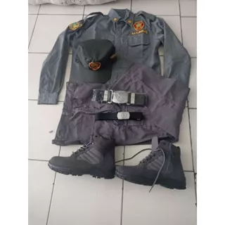 stelan seragam linmas abu kemendagri lengkap, pdl linmas, sepatu pdl, kaos linmas, kopel linmas, tongkat, sarung tongkat, talikur linmas, karet komando, topi linmas, sabuk linmas.