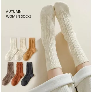 Kaos Kaki Wanita Korean Style / Kaos Kaki Panjang Wanita / Kaos Kaki Panjang Dewasa Embos Renda / Kaos Kaki Polos Allsize Korean Style / Kaos Kaki Wanita Korean Style Kaos Kaki Wanita Solid Color Twist Lolita Women Socks PJG-150