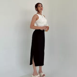 IYEKAYEKA Kylie Midi Skirt