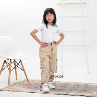 BROKIDS - Celana Cargo Pants Anak Lisa Korean Style Parasut Unisex - Cream