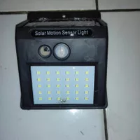 lampu taman LED tenaga surya