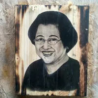 LUKISAN KAYU BU MEGAWATI SOEKARNO PUTRI HIASAN DINDING VINTAGE