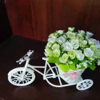 Keranjang Sepeda Rotan Bunga Artificial Putih