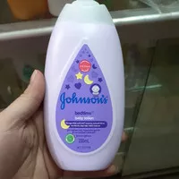 JOHNSONS BABY LOTION BED TIME 200ML JOHNSONS BABY LOTion Ungu lotion