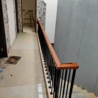 Railing tangga