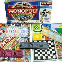 Monopoli Internasional ini berisi 5 permainan yaitu monopoli, catur,